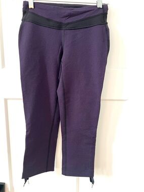 Lucy Purple and Black Capri Leggings